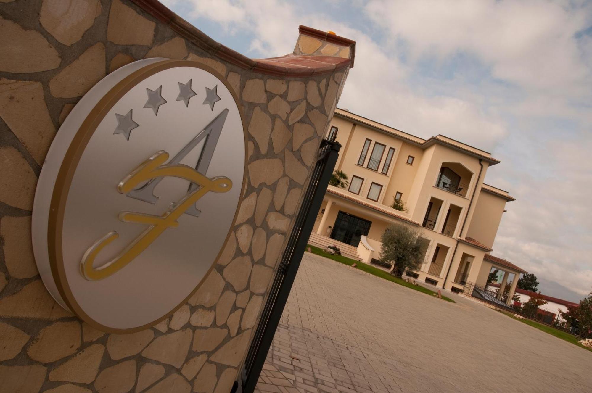 Best Western Premier Villa Fabiano Palace Hotel Rende Dış mekan fotoğraf